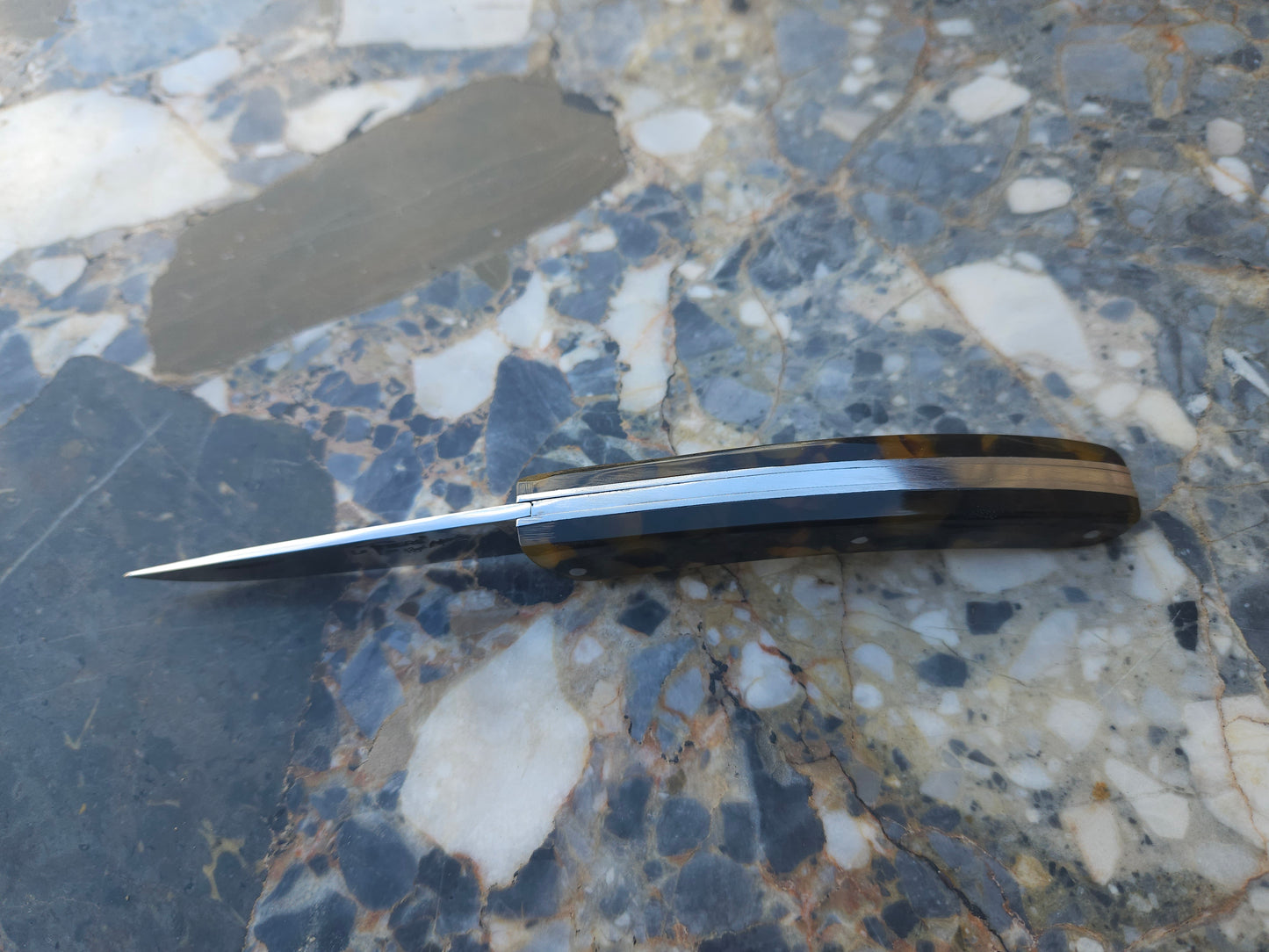 Le Thiers Folding Knife by Roger Orfèvre — Tortoiseshell-Effect Resin Handle | 12C27 | Thiers