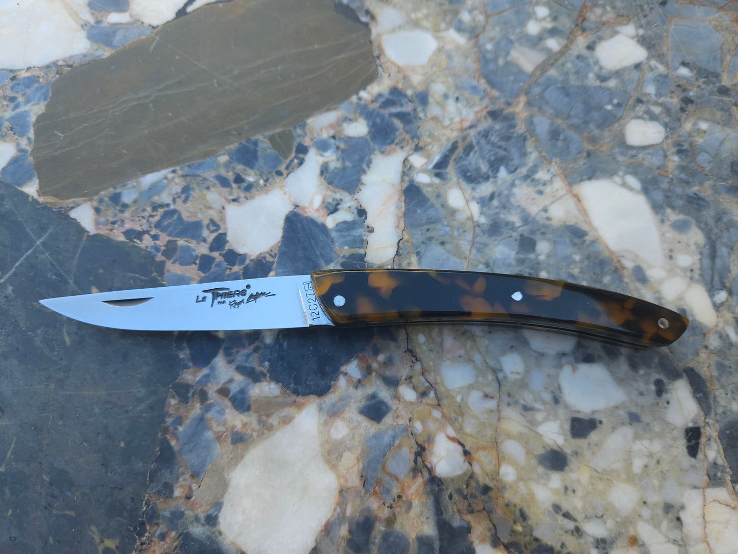 Le Thiers Folding Knife by Roger Orfèvre — Tortoiseshell-Effect Resin Handle | 12C27 | Thiers