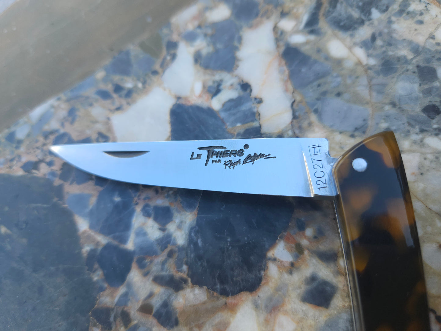 Le Thiers Folding Knife by Roger Orfèvre — Tortoiseshell-Effect Resin Handle | 12C27 | Thiers