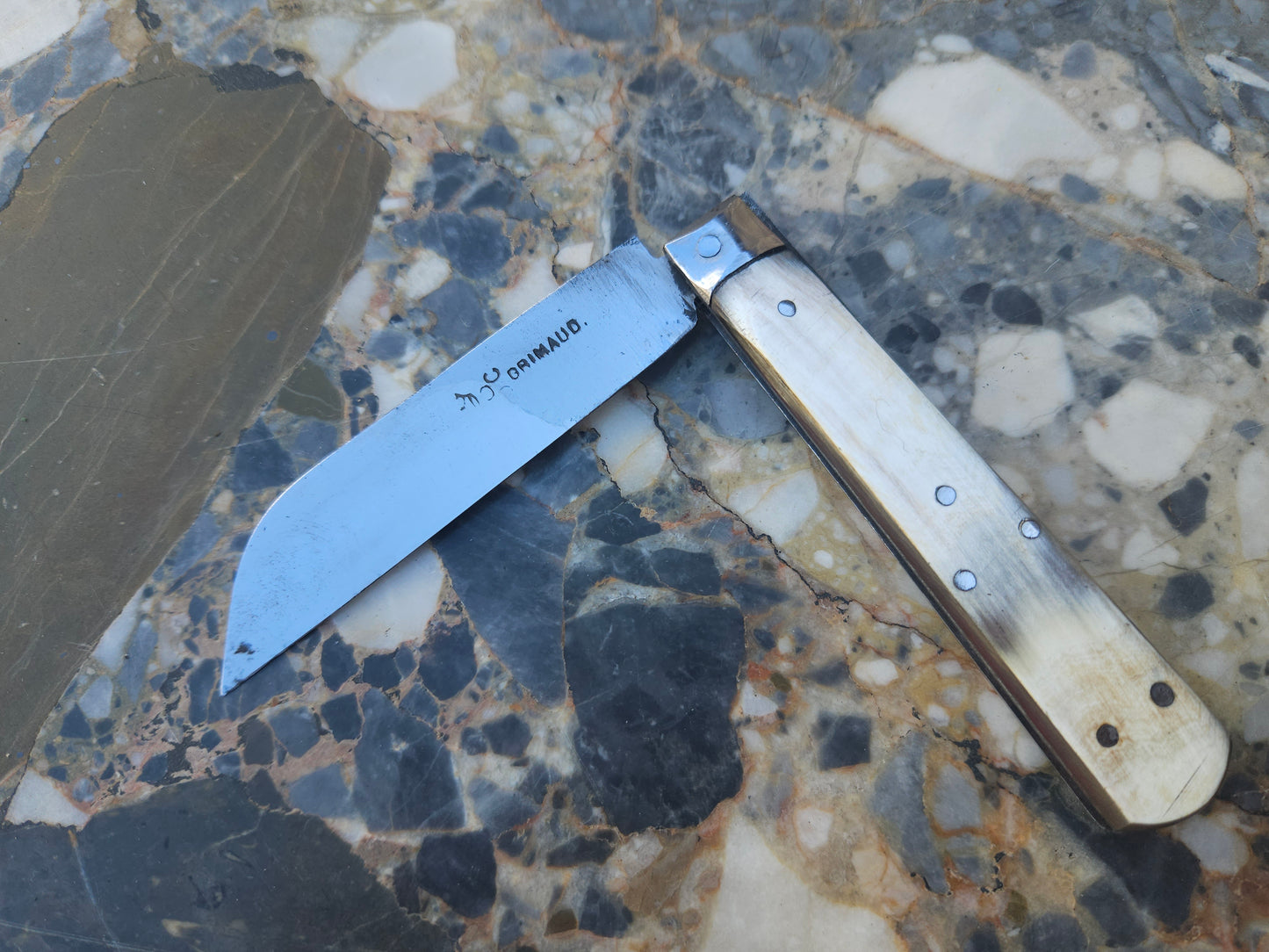 Vintage French Grimaud Folding Knife — Natural Horn Handle | Thiers, France
