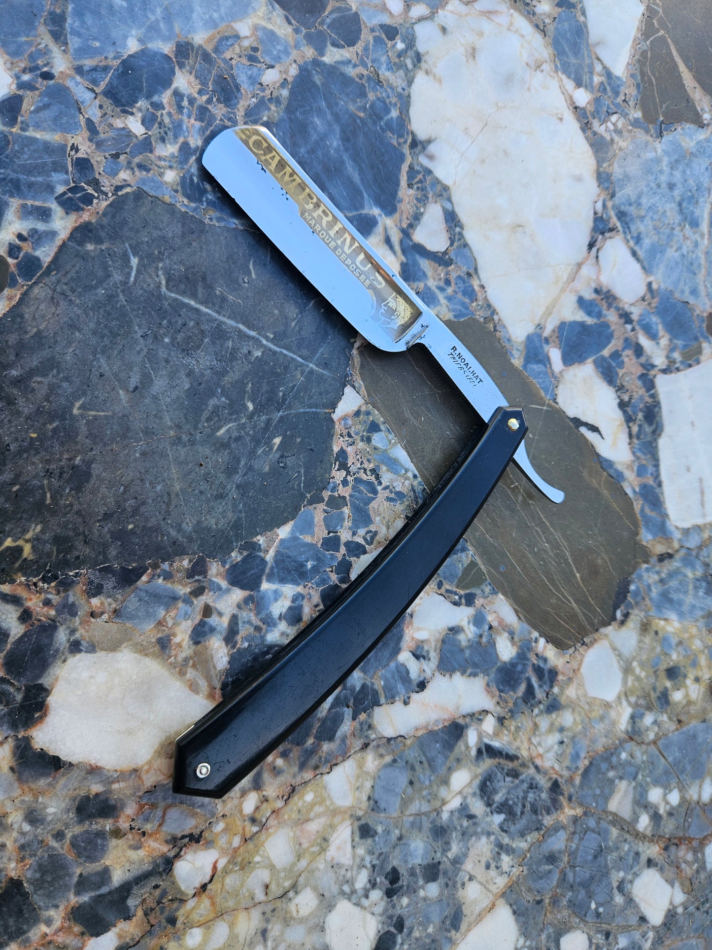 Vintage French Straight Razor — R. Noalhat Thiers | Cambrinus Gold Blade | Black Handle
