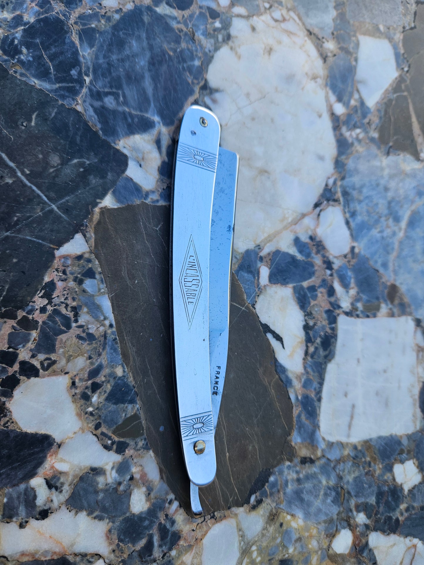 Vintage French Straight Razor — L'Incassable | Full Metal Handle | France