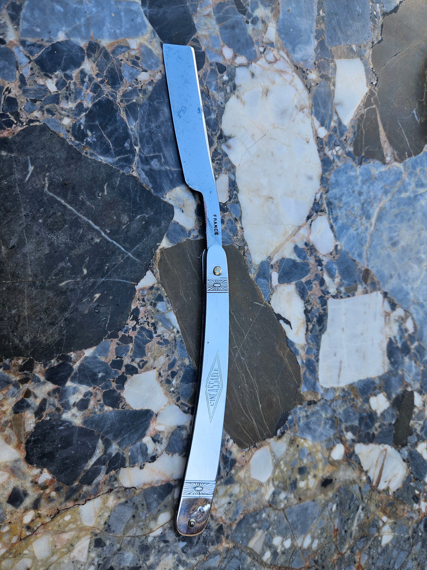 Vintage French Straight Razor — L'Incassable | Full Metal Handle | France